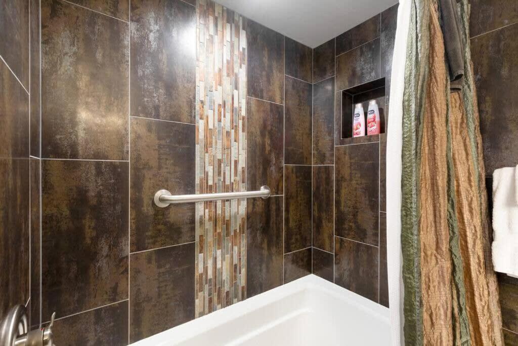 Downtown Chalet Close To Main St With Pool And Hot Tub Breckenridge Extérieur photo