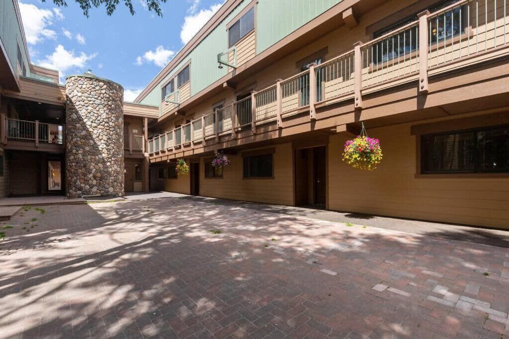 Downtown Chalet Close To Main St With Pool And Hot Tub Breckenridge Extérieur photo